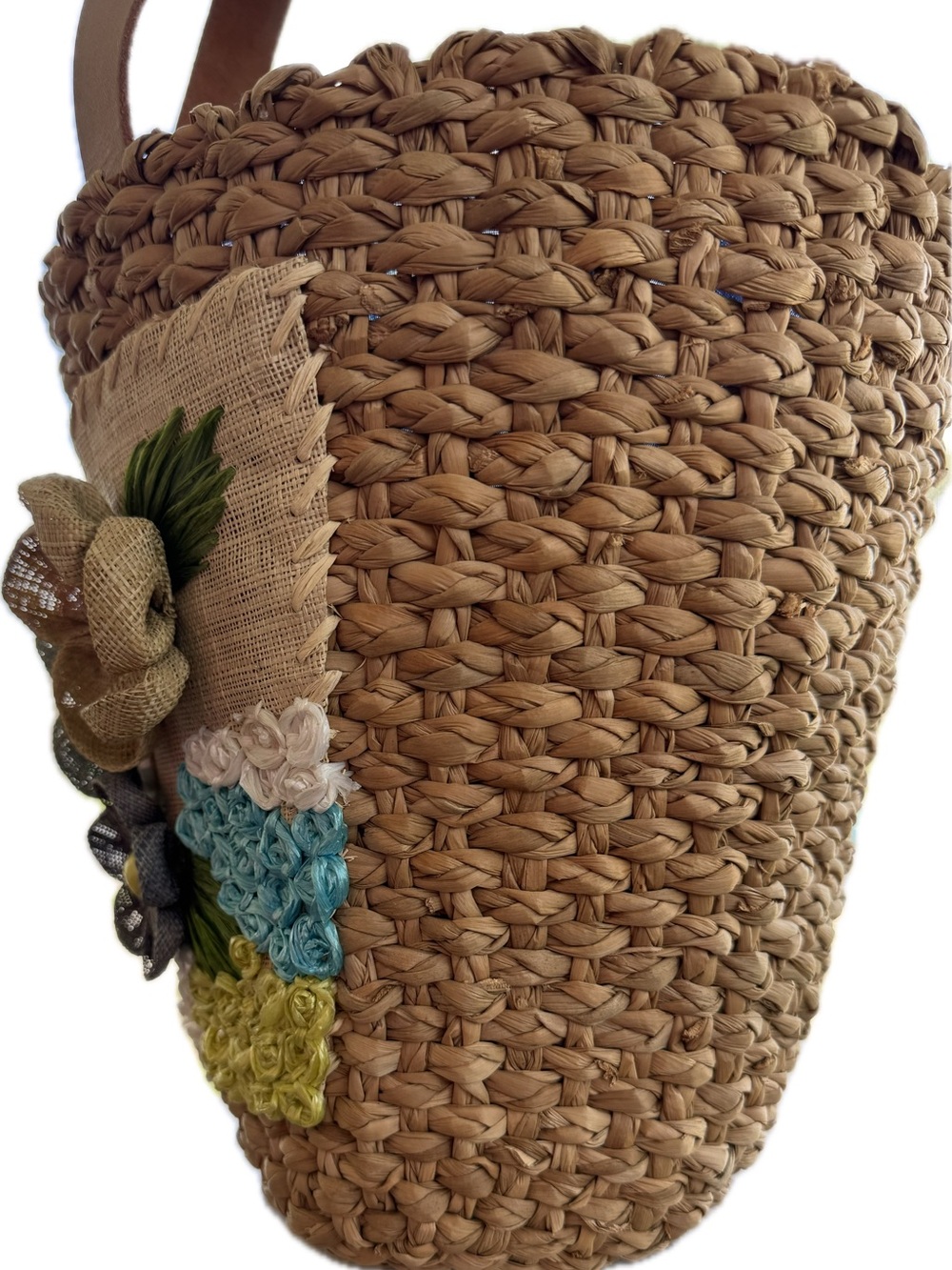 Handcrafted Floral Straw Tote Bag in Natural, Turquoise & Olive - Picture 5 of 10